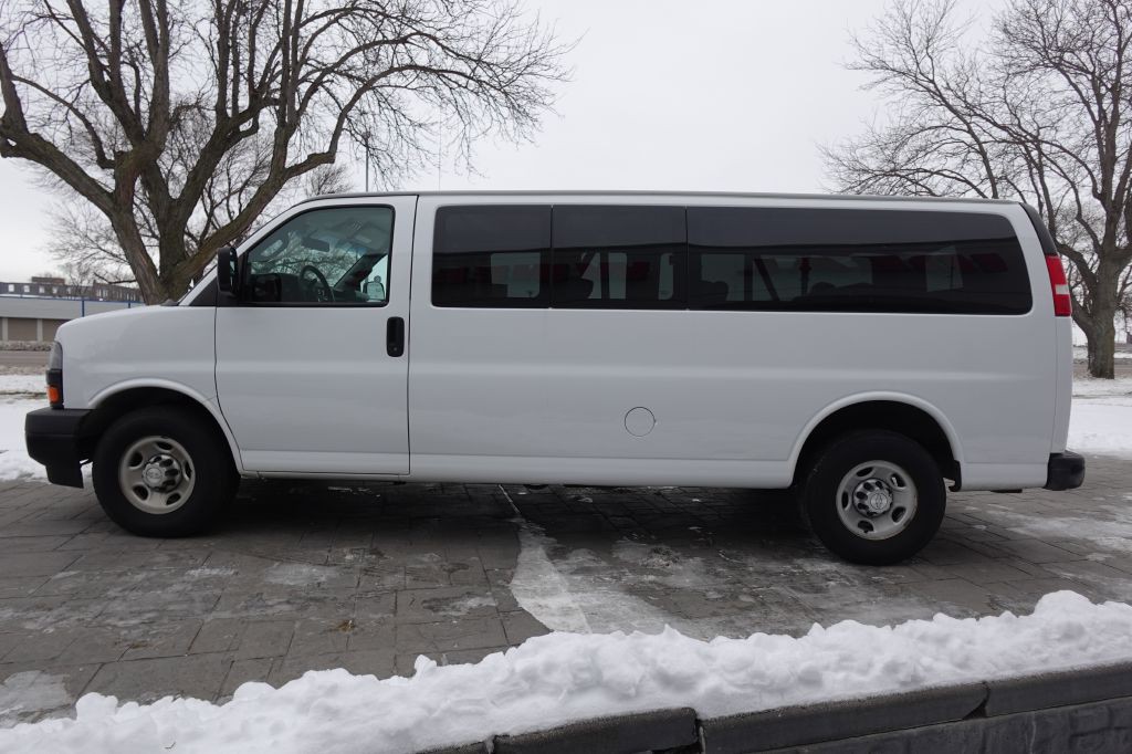 2018 Chevrolet Express Image 5