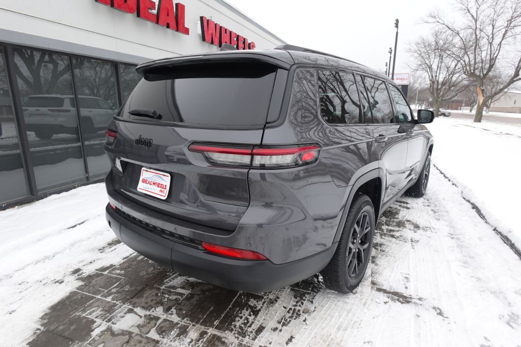 2024 Jeep Grand Cherokee Image 2