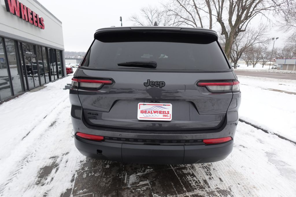 2024 Jeep Grand Cherokee Image 3