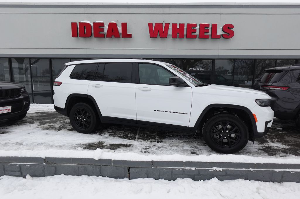 2024 Jeep Grand Cherokee Image 1