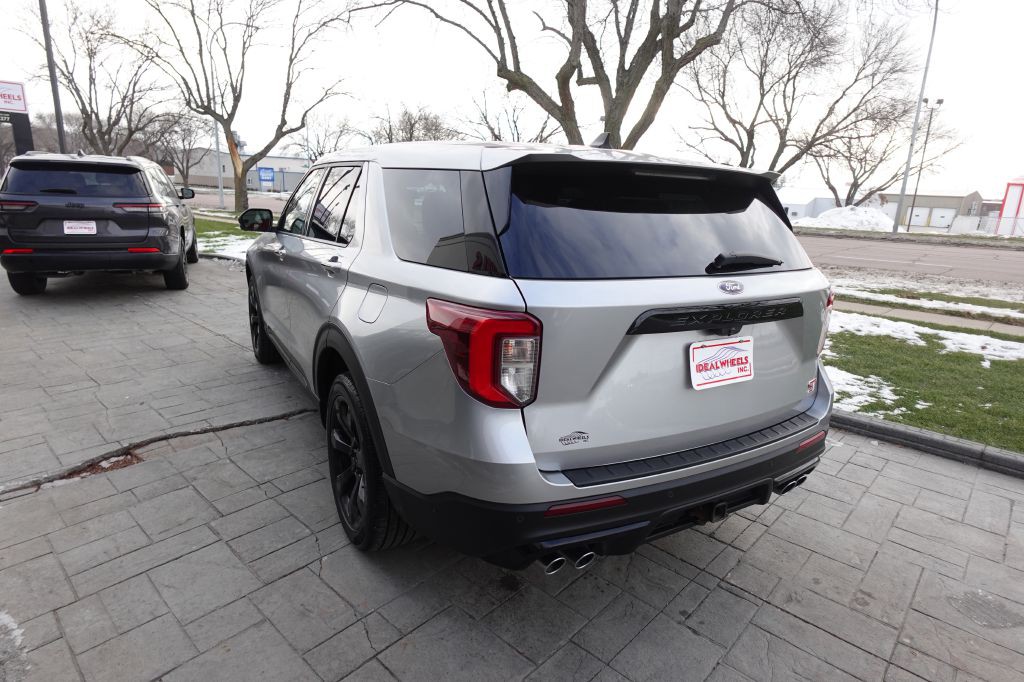 2021 Ford Explorer Image 4