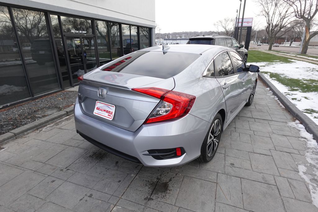 2016 Honda Civic Image 2