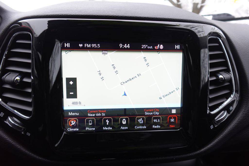 2018 Jeep Compass Image 17