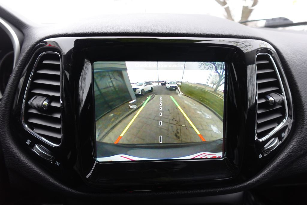 2018 Jeep Compass Image 18