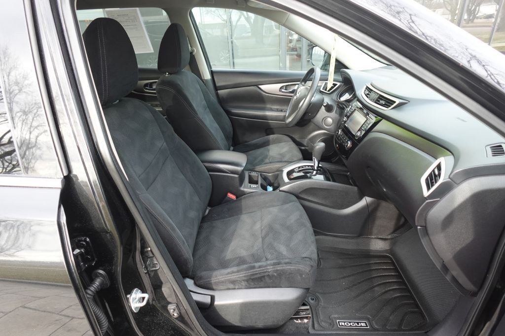 2016 Nissan Rogue Image 15