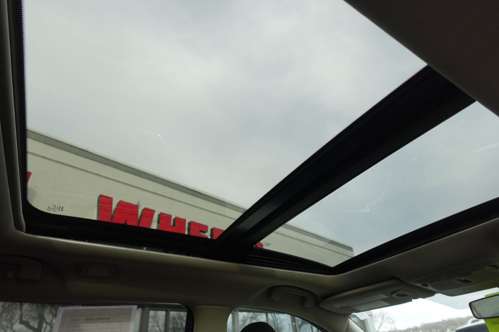 2016 Nissan Rogue Image 16