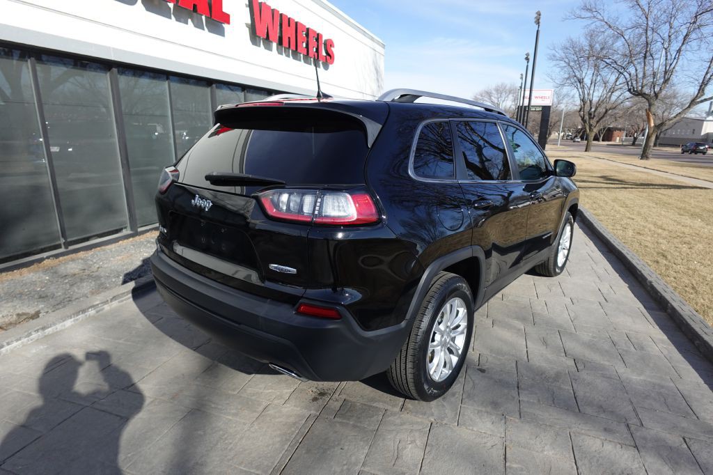 2019 Jeep Cherokee Image 2