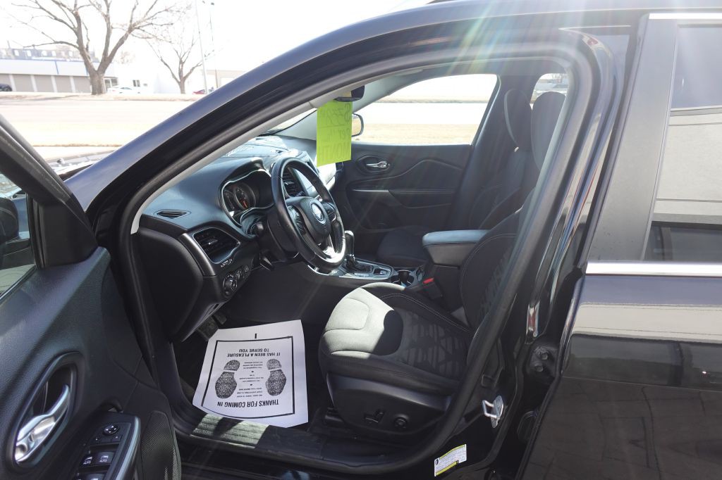 2019 Jeep Cherokee Image 9