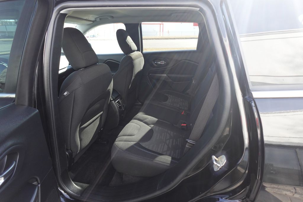 2019 Jeep Cherokee Image 10