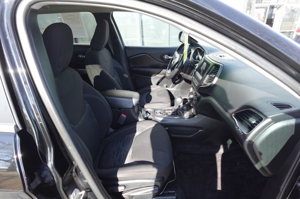 2019 Jeep Cherokee Image 13