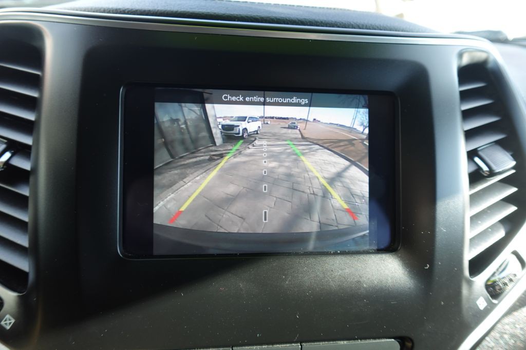 2019 Jeep Cherokee Image 17