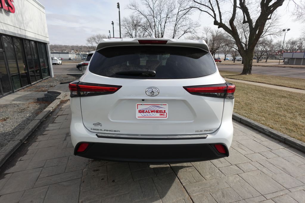 2022 Toyota Highlander Image 3