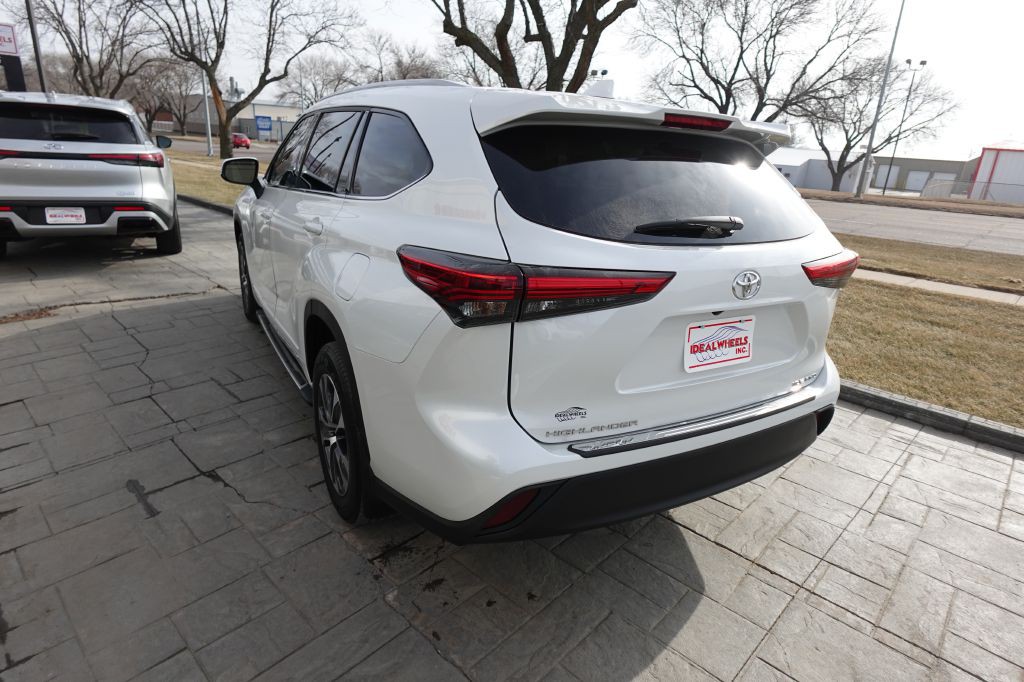 2022 Toyota Highlander Image 4
