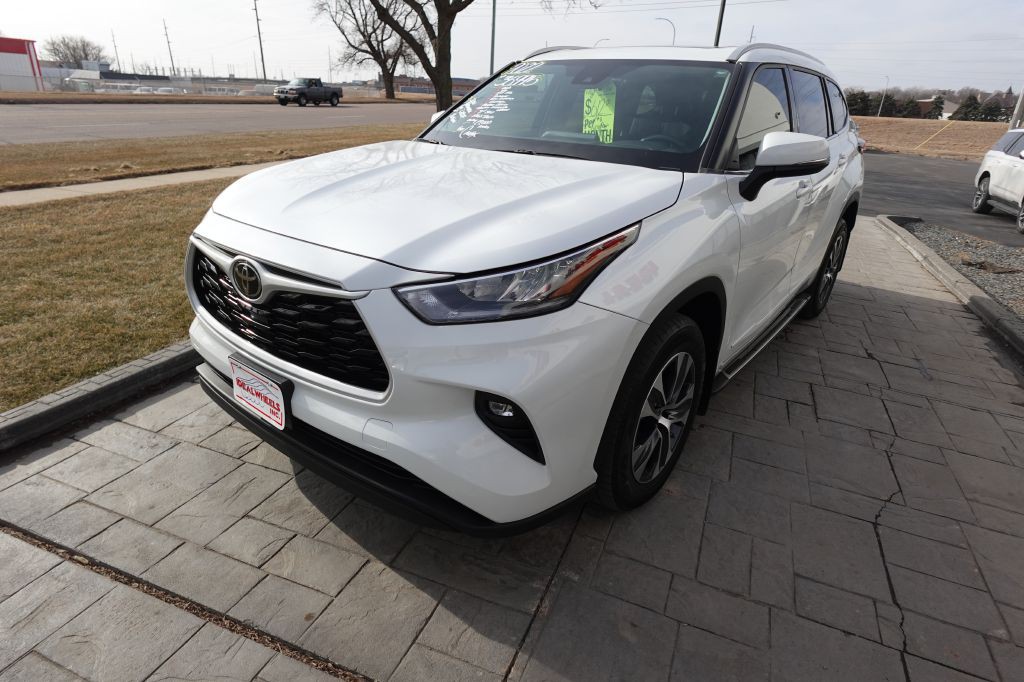 2022 Toyota Highlander Image 6