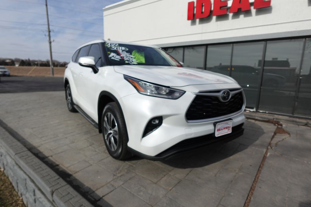 2022 Toyota Highlander Image 8