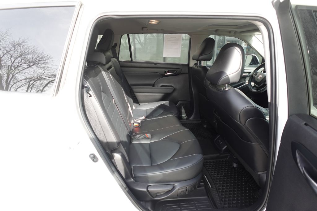 2022 Toyota Highlander Image 14