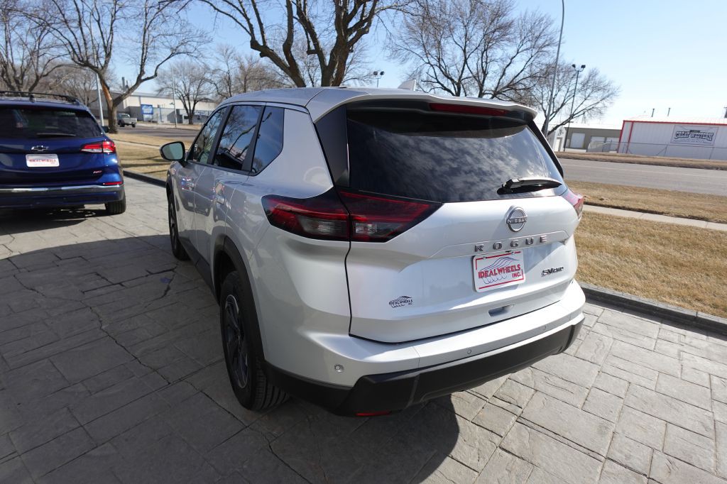 2024 Nissan Rogue Image 4