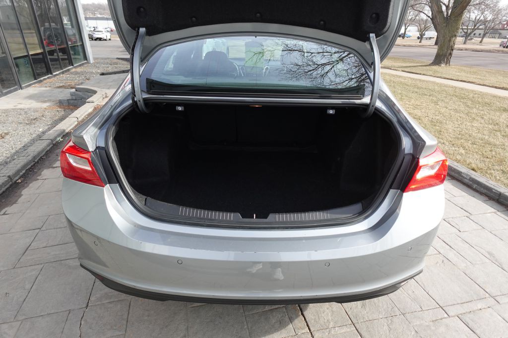 2024 Chevrolet Malibu Image 11