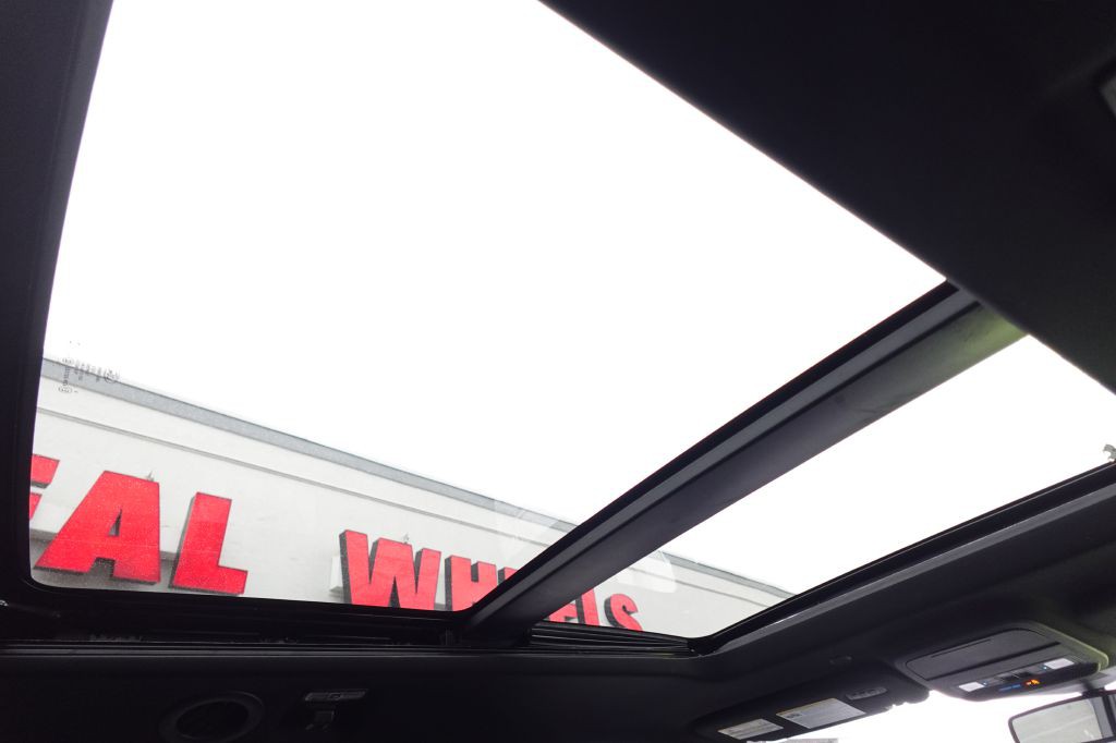 2023 Ford Explorer Image 16