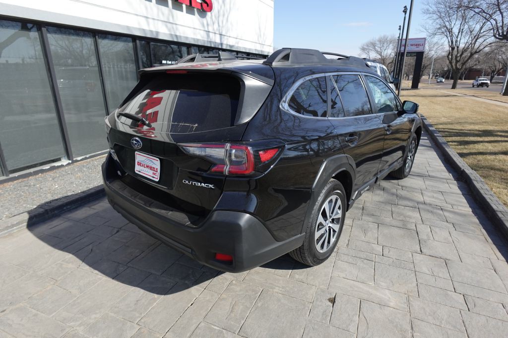 2023 Subaru Outback Image 2