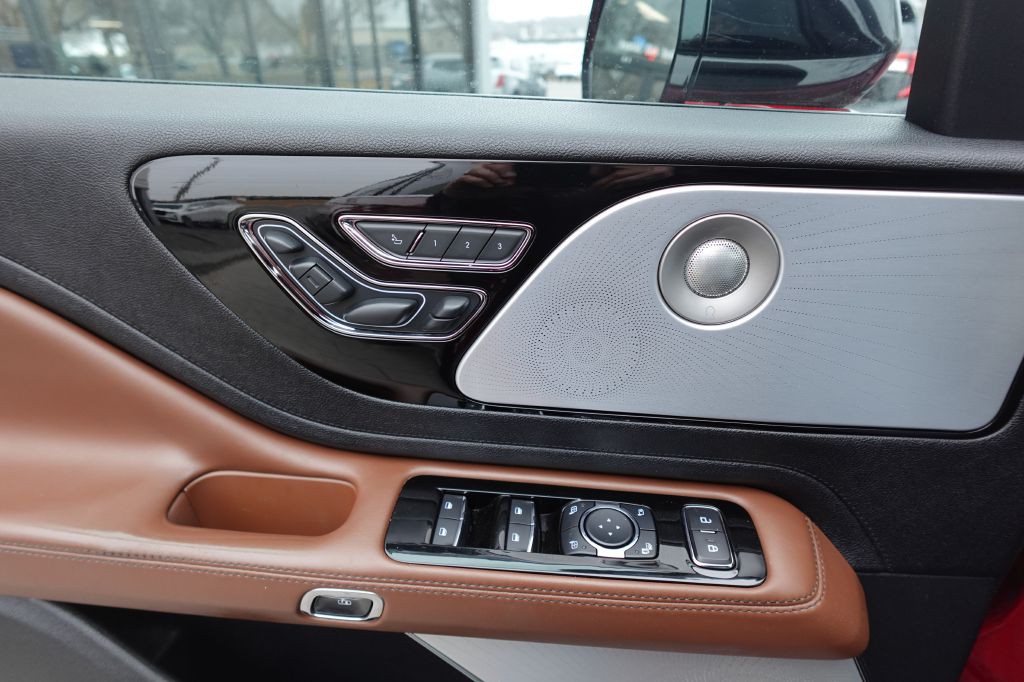 2020 Lincoln Aviator Image 14