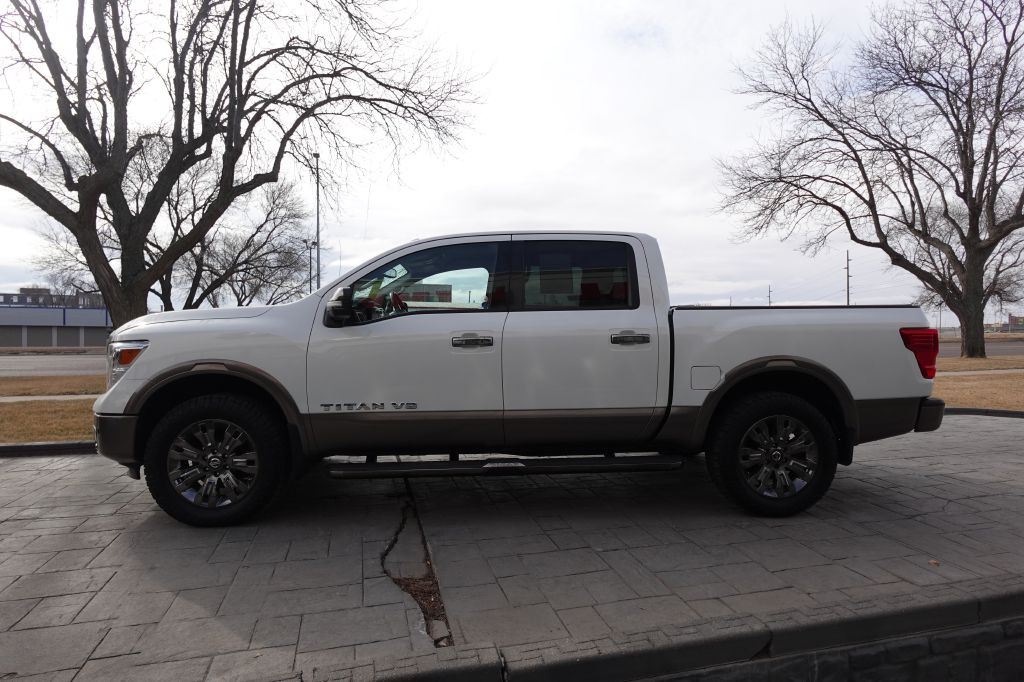 2018 Nissan Titan Image 6