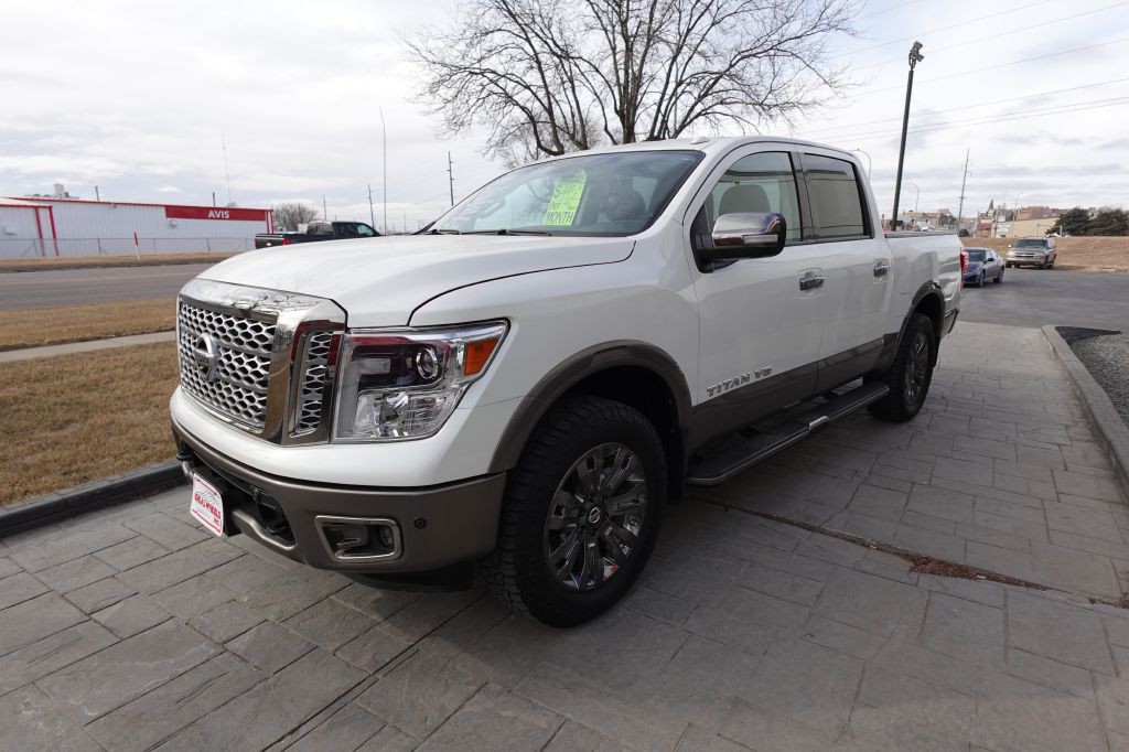 2018 Nissan Titan Image 7