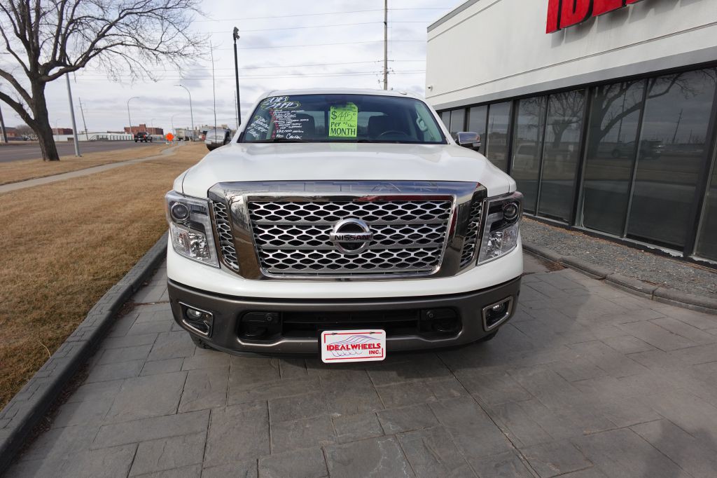 2018 Nissan Titan Image 8