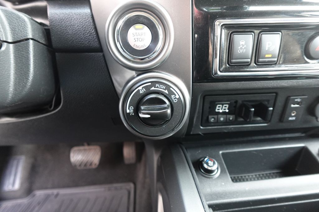 2018 Nissan Titan Image 12