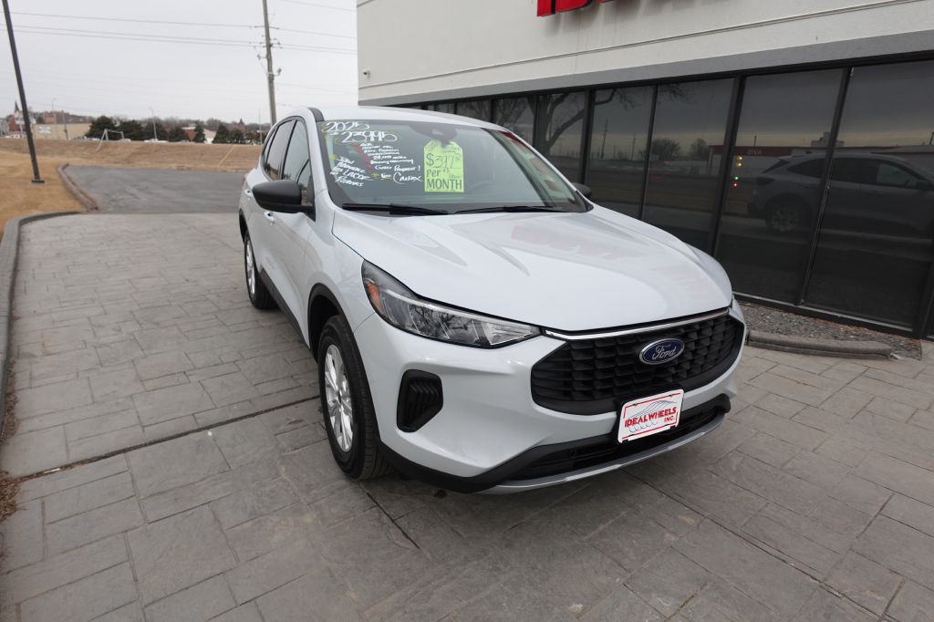 2025 Ford Escape Image 8