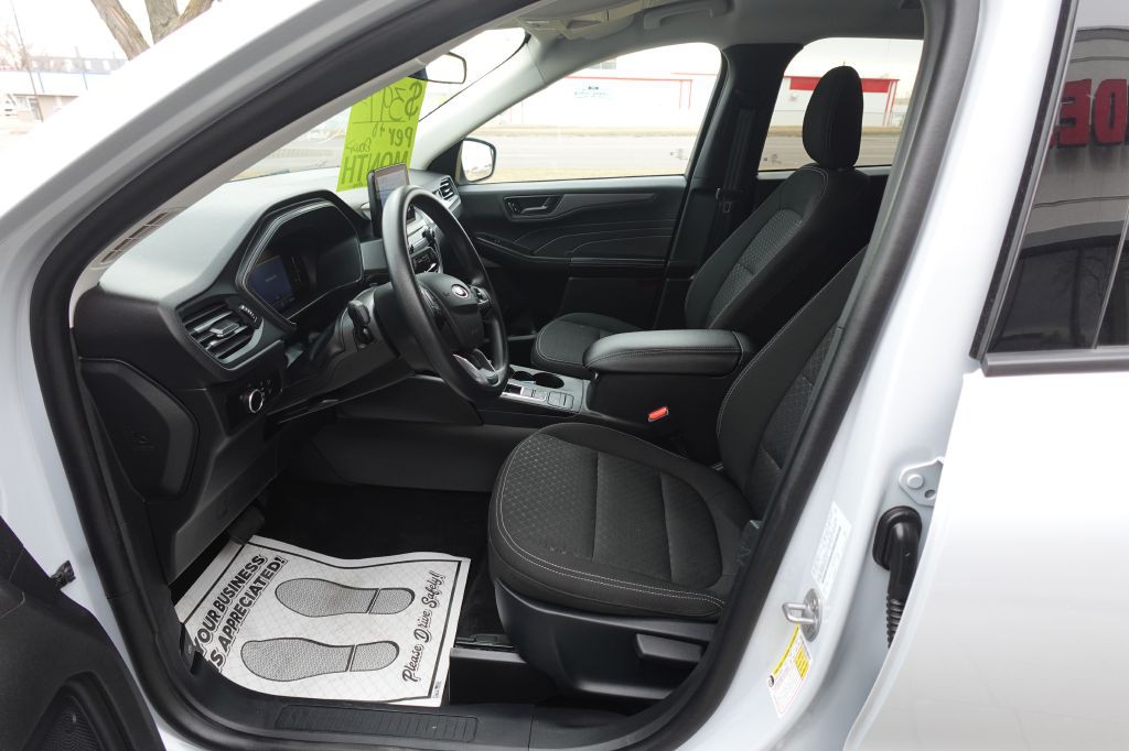 2025 Ford Escape Image 9