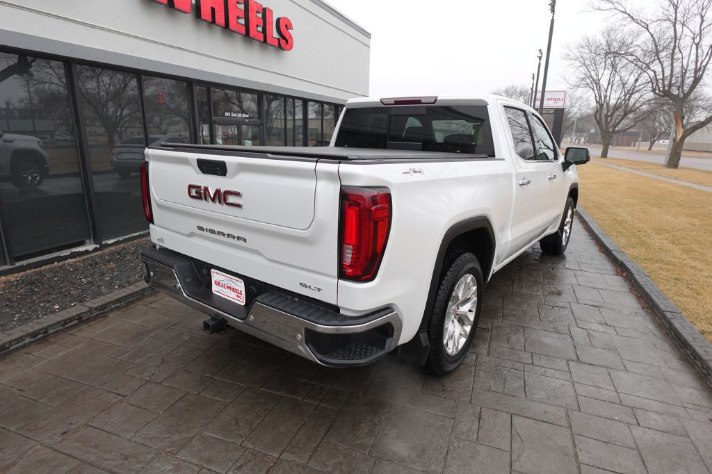 2019 GMC Sierra Image 2