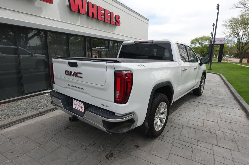 2019 GMC Sierra Image 2