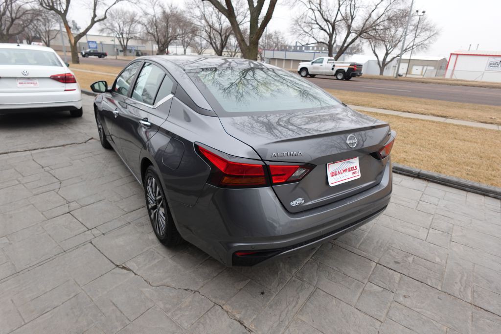 2024 Nissan Altima Image 4