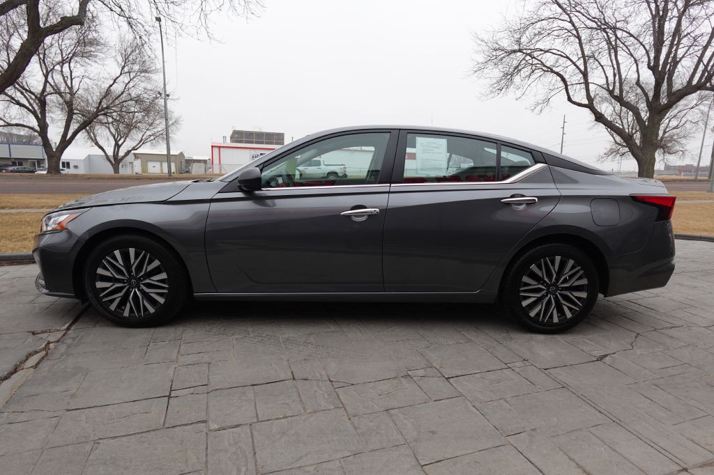 2024 Nissan Altima Image 5