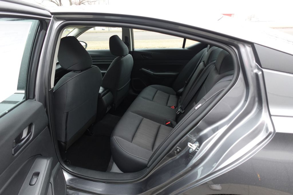 2024 Nissan Altima Image 10