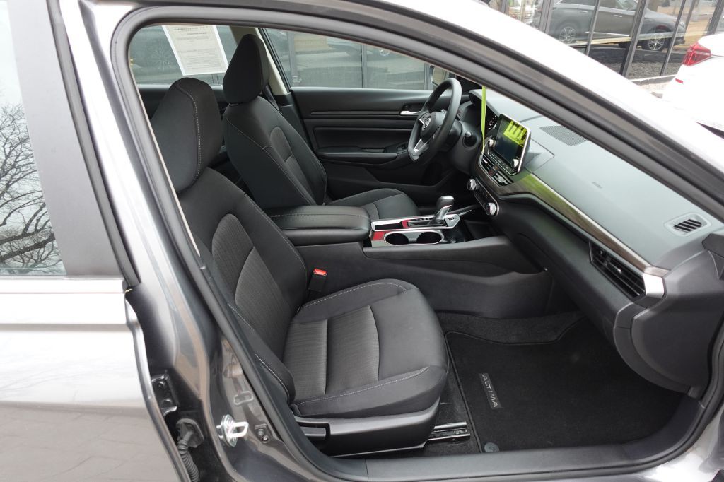 2024 Nissan Altima Image 13
