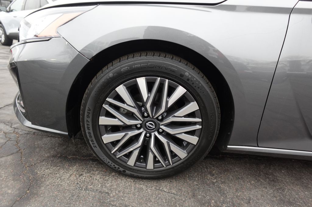 2024 Nissan Altima Image 18