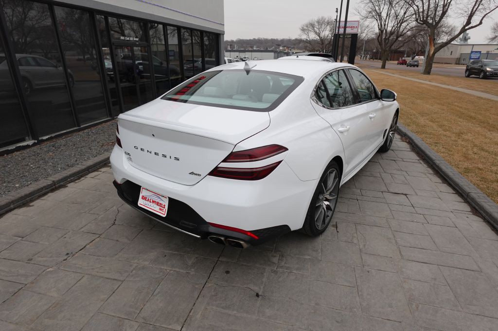 2023 Genesis G70 Image 2
