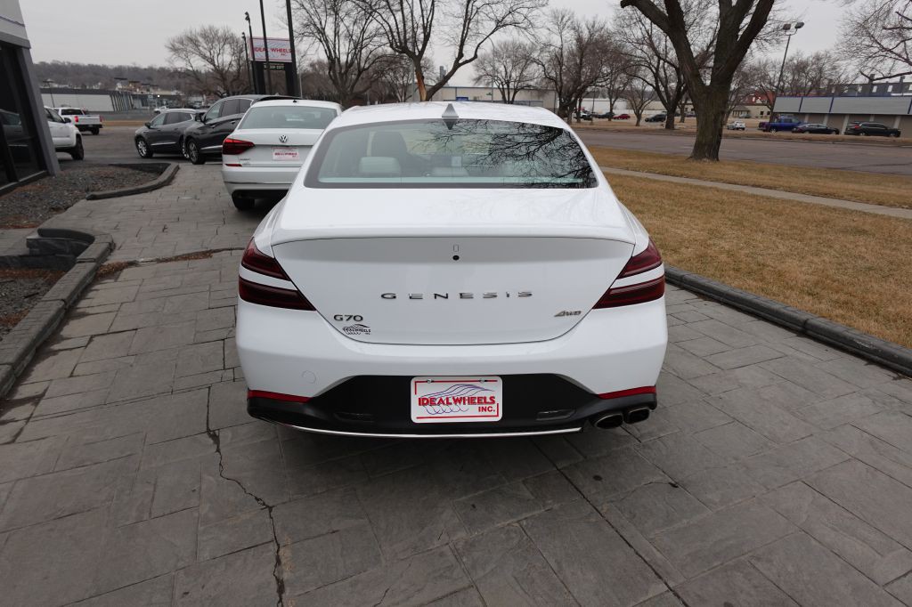 2023 Genesis G70 Image 3