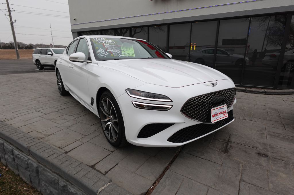 2023 Genesis G70 Image 8