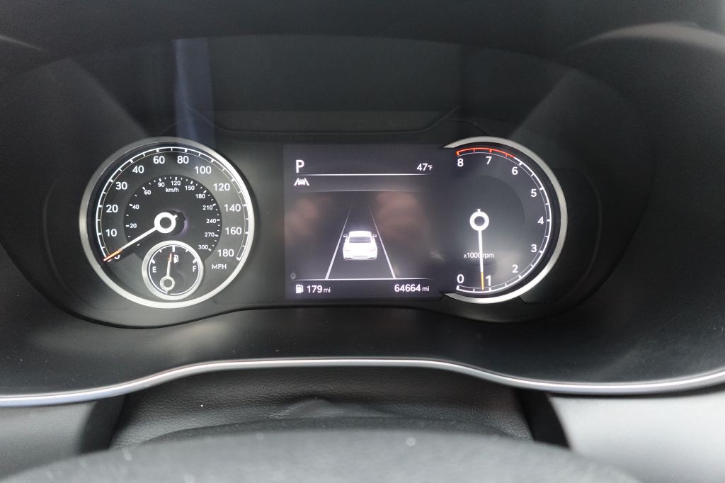 2023 Genesis G70 Image 16