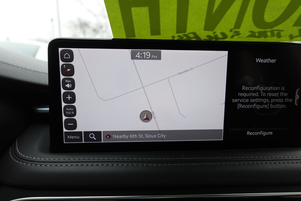 2023 Genesis G70 Image 17