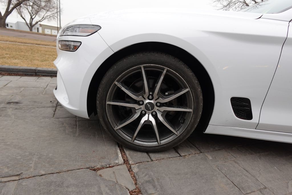 2023 Genesis G70 Image 19