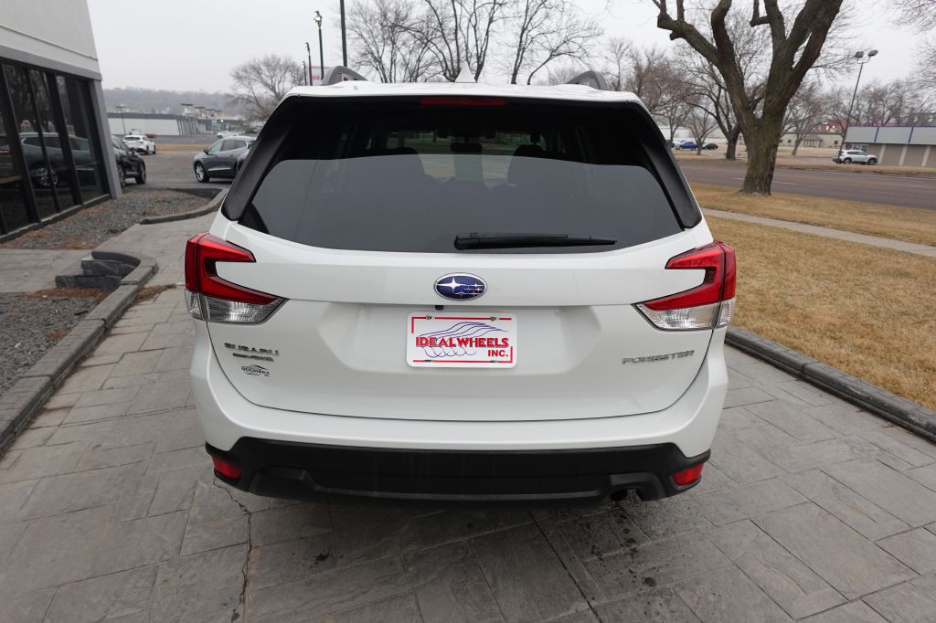 2021 Subaru Forester Image 3