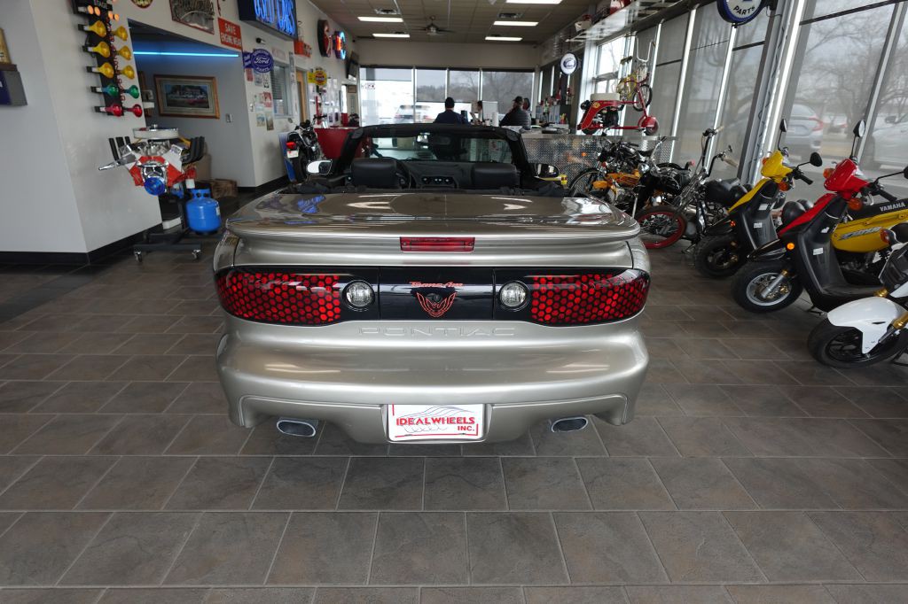 2000 Pontiac Firebird Image 4