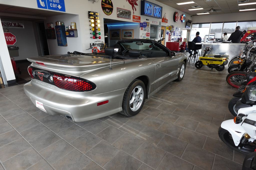 2000 Pontiac Firebird Image 5