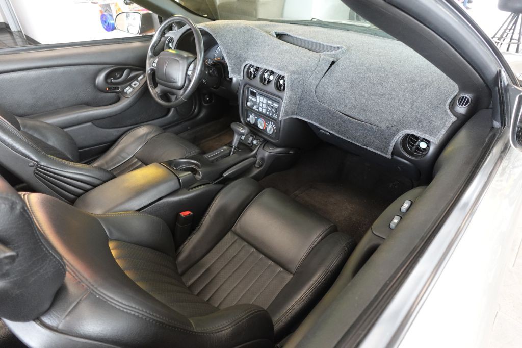 2000 Pontiac Firebird Image 7