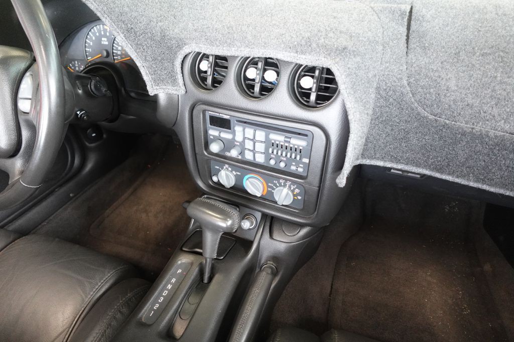 2000 Pontiac Firebird Image 8