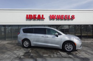 Image for 2023 Chrysler Pacifica Touring L ID: 7242580